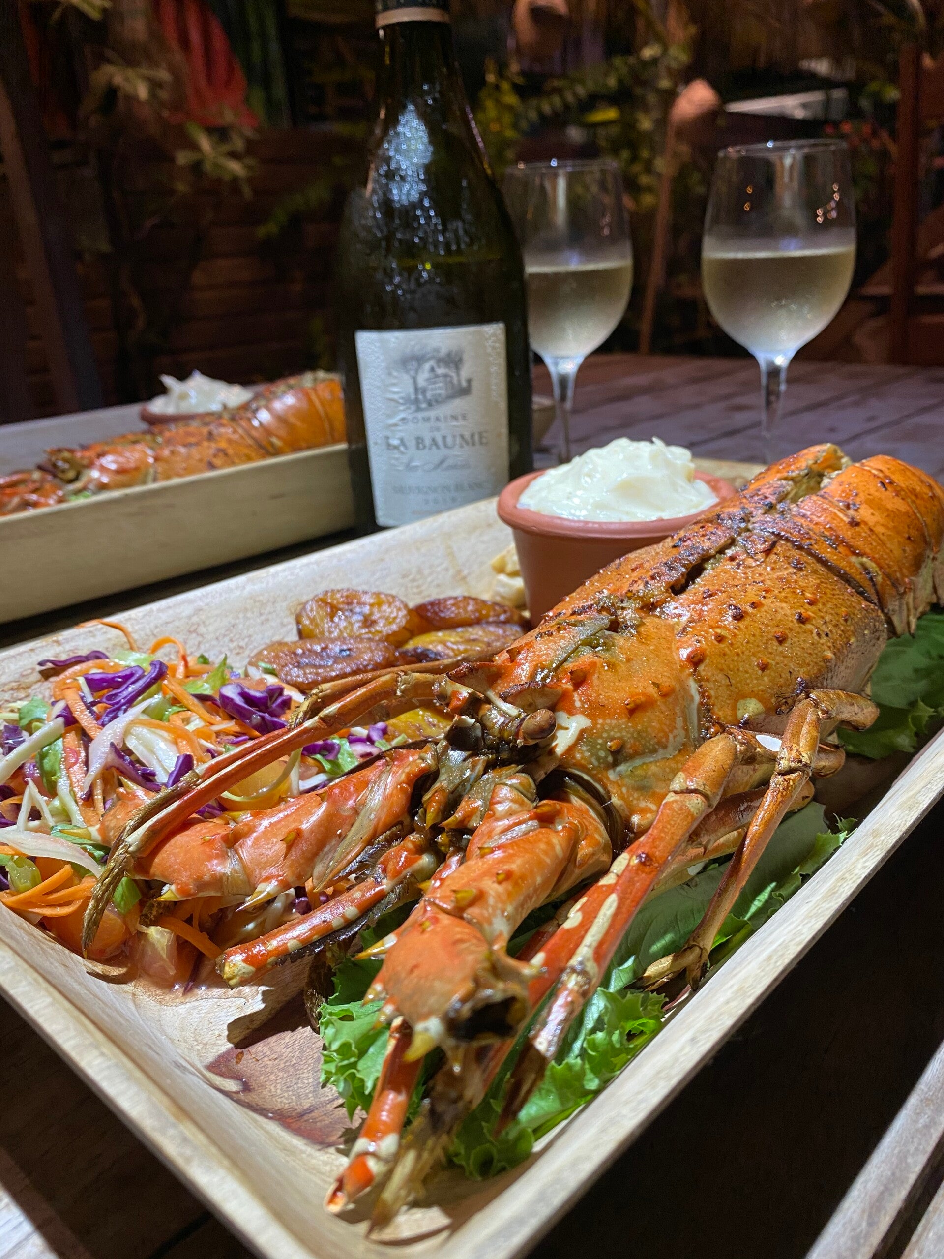Plateau de langouste grillée et vin blanc chez Fish Style