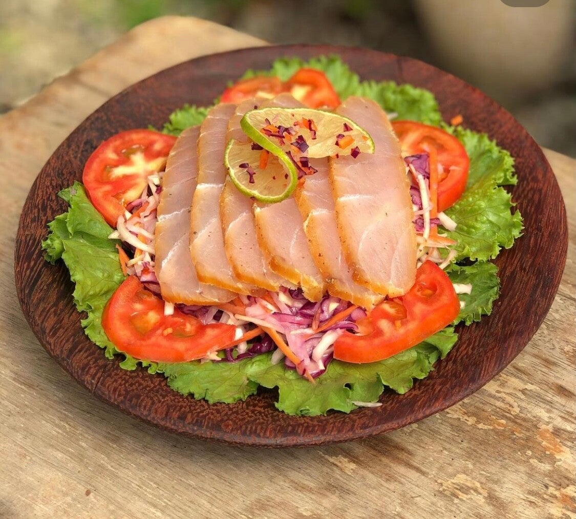 Poisson fumé, salade de crudités