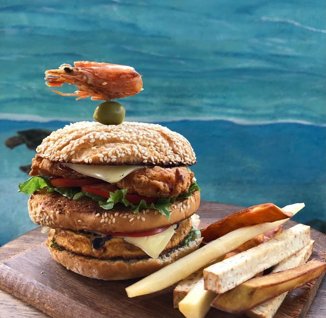 Burger signature, crevette et frites